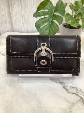 GUC Coach Soho Black Leather Buckle Wallet with Silver Hardware